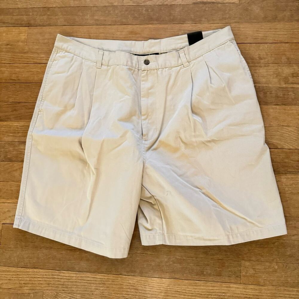NWT Consensus Sportswear men's casual khaki shorts size 42 b29